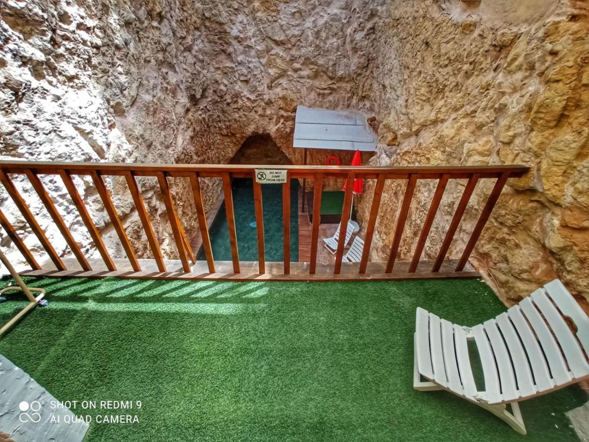 Town House With Private Pool In Village Centre Kalkara Exterior foto